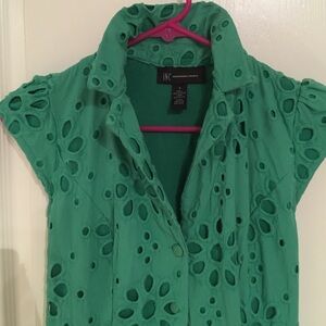 Nice eyelet dress. Sz2 tag but think can fit 0 too